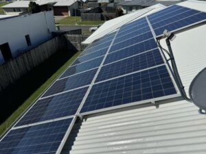 Solar panels on freshly cleaned Colorbond roof in Beaconsfield