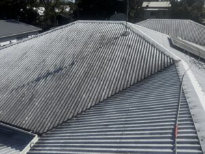 Roof cleaning West Mackay before removing mould from Colorbond roof