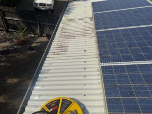Roof cleaning Slade Point Mackay on white Colorbond roof