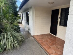 House Washing Glenella Mackay driveway pressure cleaning