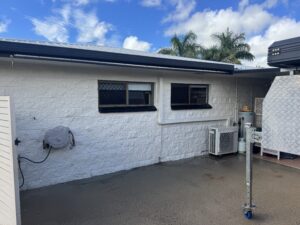 House Washing Glenella Mackay driveway pressure cleaning