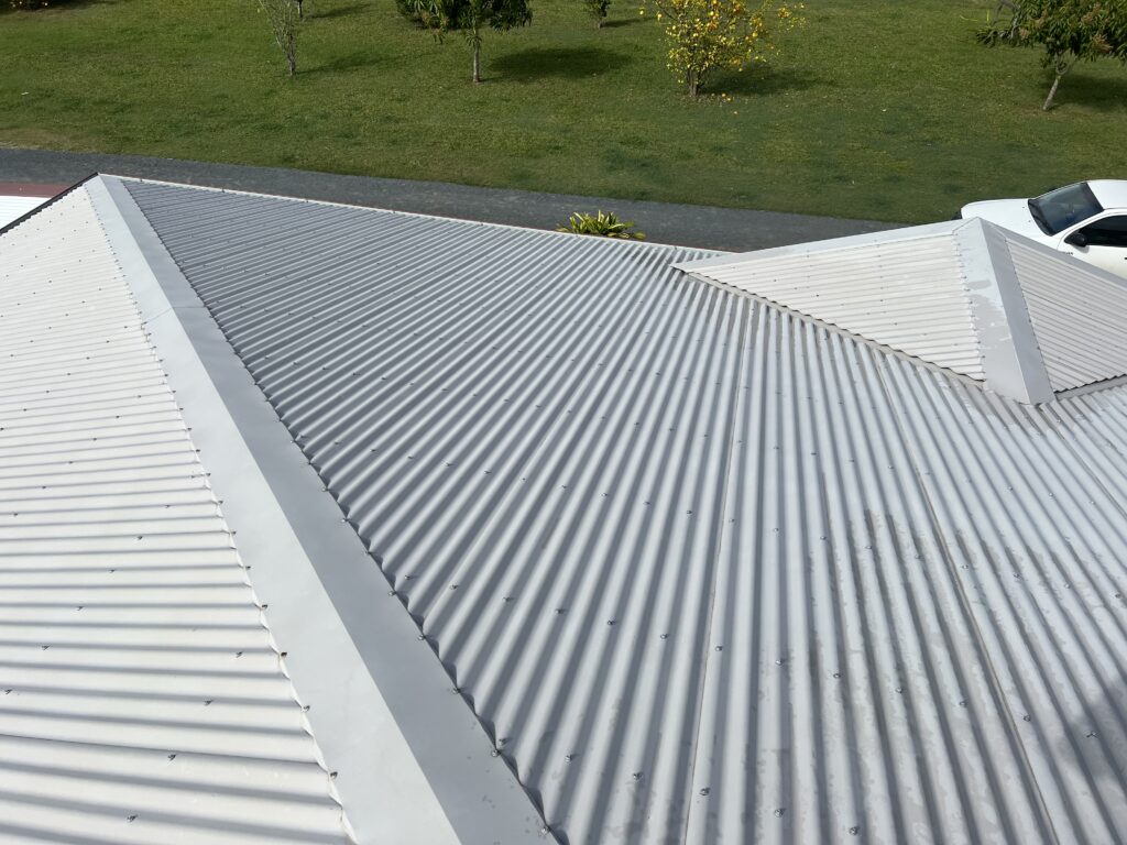 Colourbond roof cleaning in Mount Pleasant Mackay by Pristine Washing