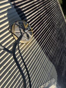 Roof cleaning project in Habana using professional cleaning equipment