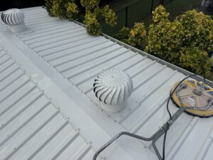 Clean roof with a Whirlaway and low pressure 