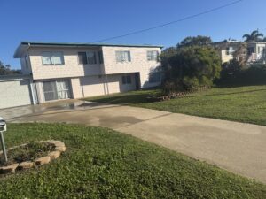 Pressure cleaning East Mackay driveway before and after